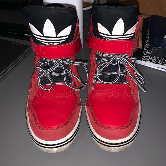Adidas Adi-Rise Mid Red/Black High Top Strap - Picture 2 of 4